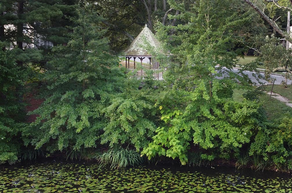 Glen Lake Pitman NJ Photos. Photography guide to seasonal splendor of a southern New Jersey small pond in Gloucester County.